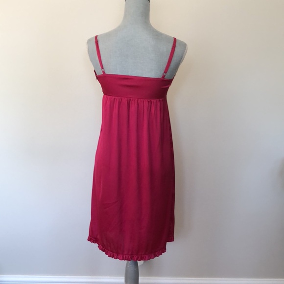 H&M fuschia pink satin feel dress. (Never worn). - Picture 4 of 9